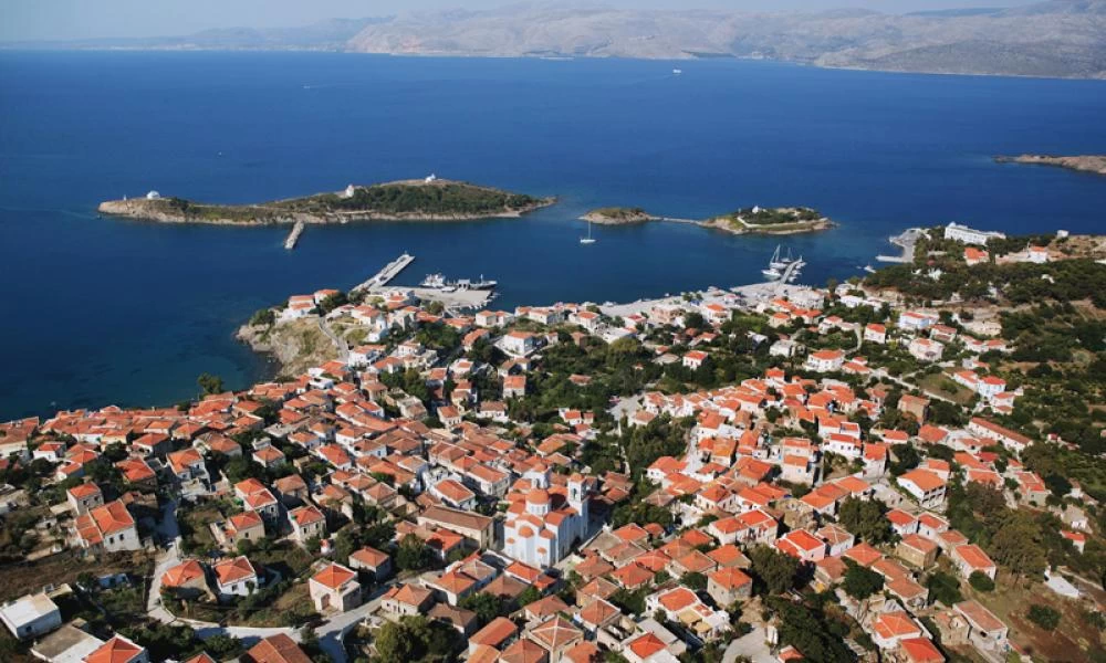 Οινούσσες: Το νησί που "κλέβει" τις καλύτερες εντυπώσεις